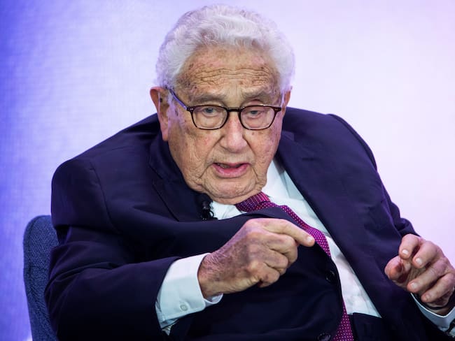 JJL01. WASHINGTON (ESTADOS UNIDOS), 29/11/2023.- Fotografía de archivo fechada el 29 de julio de 2019 que muestra al ex secretario de Estado estadounidense Henry Kissinger durante la Celebración del 230 aniversario del Departamento de Estado, en Washington (EE.UU.). Kissinger falleció este miércoles a los 100 años de edad en su hogar en Connecticut, informaron los medios de Estados Unidos. EFE/ Jim Lo Scalzo ARCHIVO