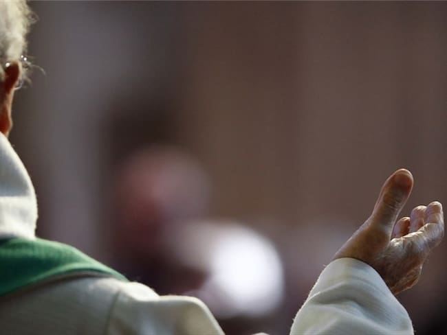 Imagen de referencia de un sacerdote. Foto: Getty Images / Pascal Deloche / Godong