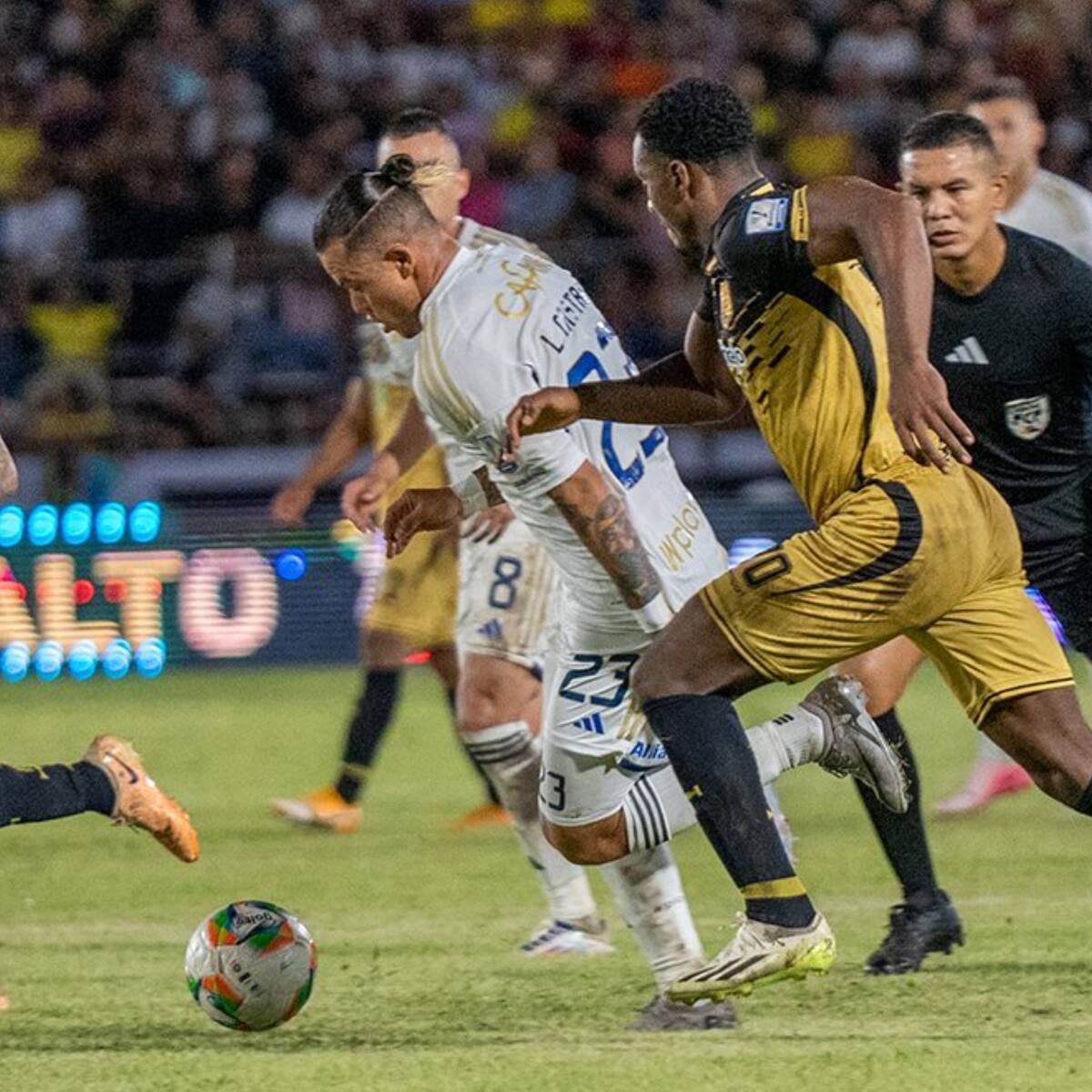 Águilas Doradas se impuso 2-1 ante Millonarios y suma puntos en la liga colombiana