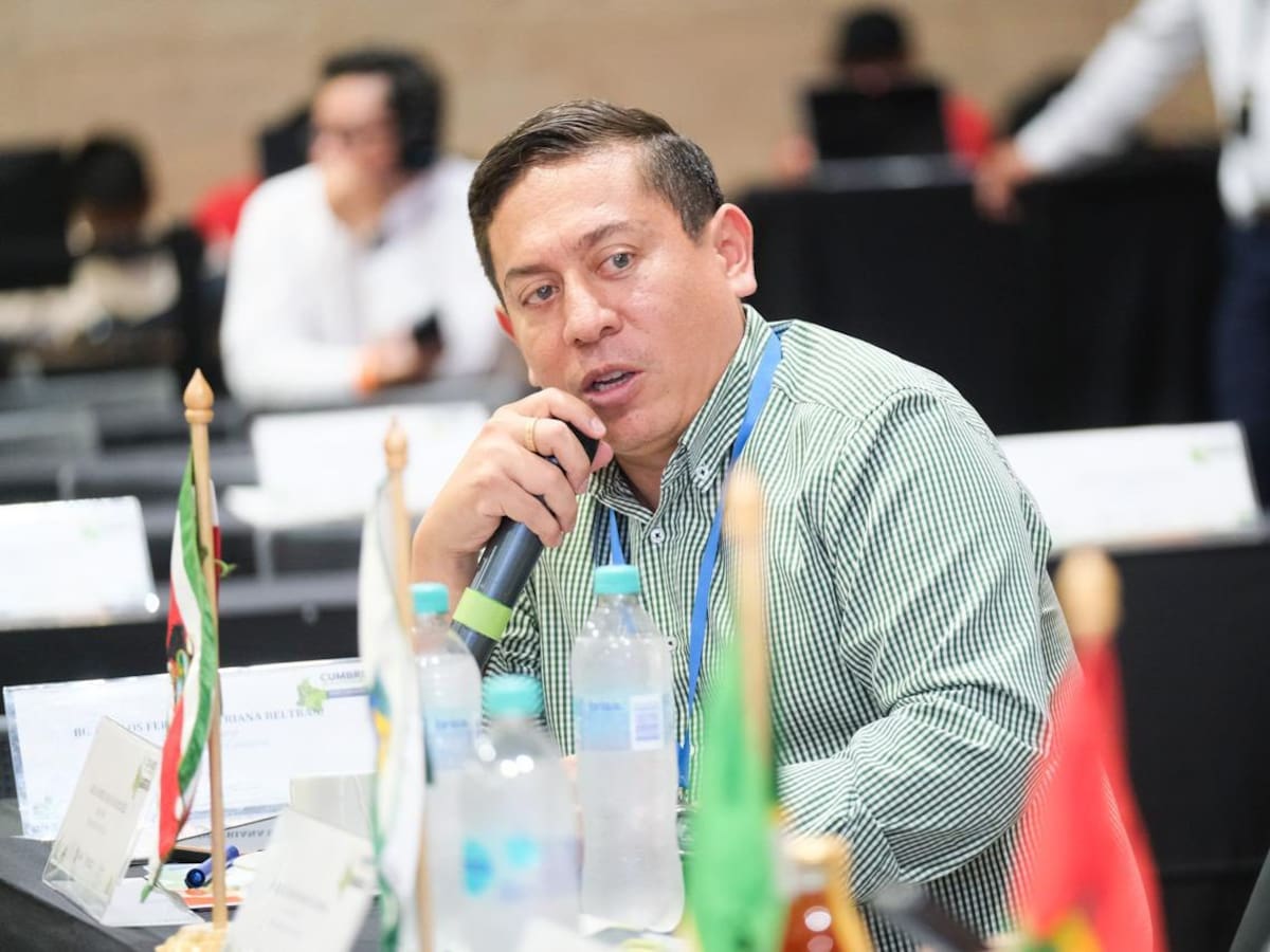 Carlos Amaya evalúa renunciar a la Gobernación de Boyacá para aspirar a la Presidencia en 2026