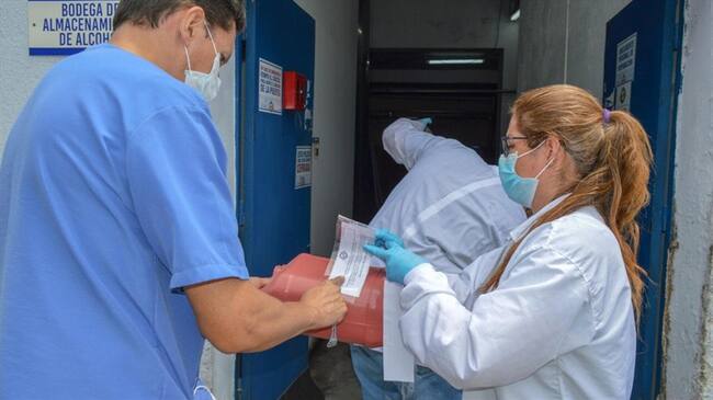 La entrega contó con la participación de las autoridades de los municipios y los Cuerpos de Bomberos . Foto: Gobernación