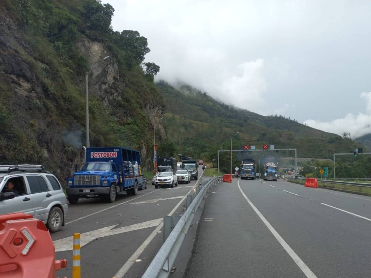 Se logró la reapertura de la vía al Llano tras diálogos entre manifestantes y autoridades