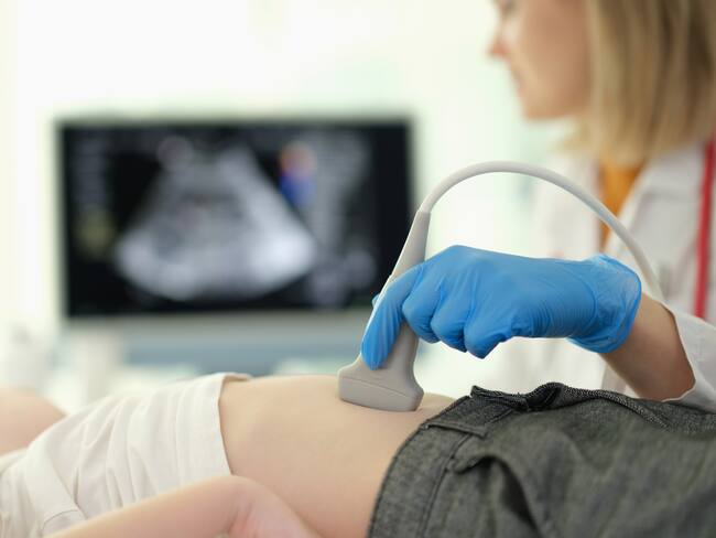 ¿Cómo identificar si los niños padecen una enfermedad hepática? Médico explicó los síntomas