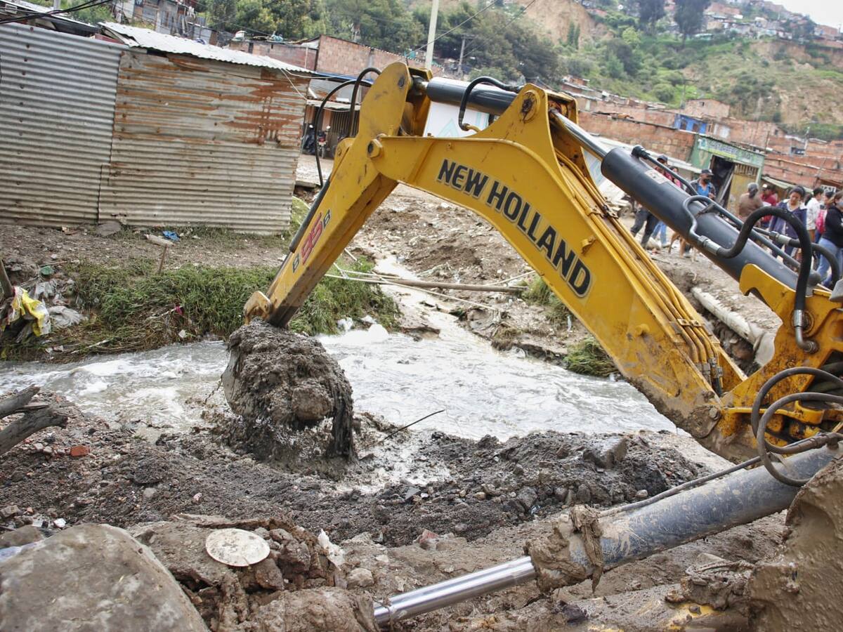Controlada la emergencia por la aparición de espuma contaminante en Soacha