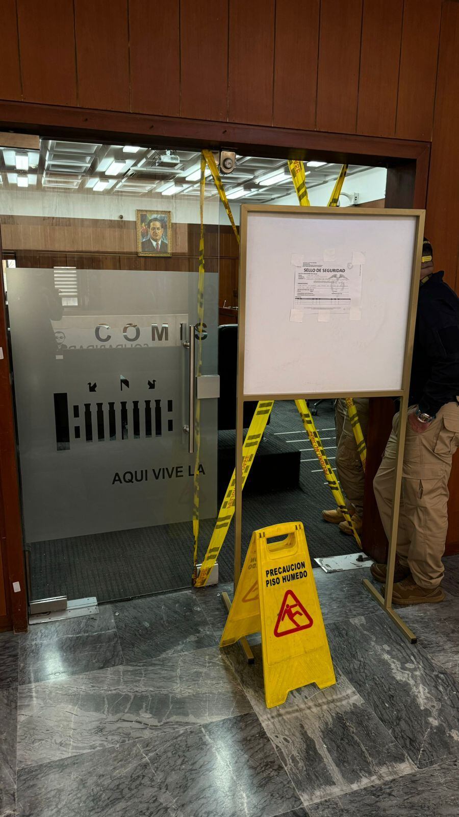 Puerta de Comisión Séptima del Senado. Foto: Suministrada