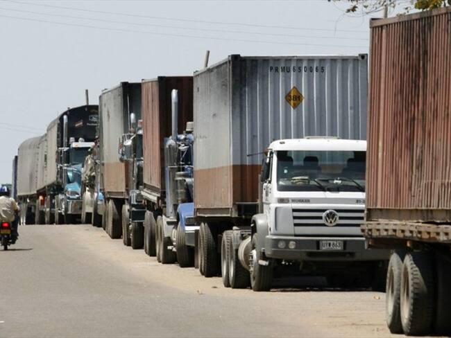 Representantes de transporte de carga del Táchira piden se reabra la frontera. Foto: Colprensa