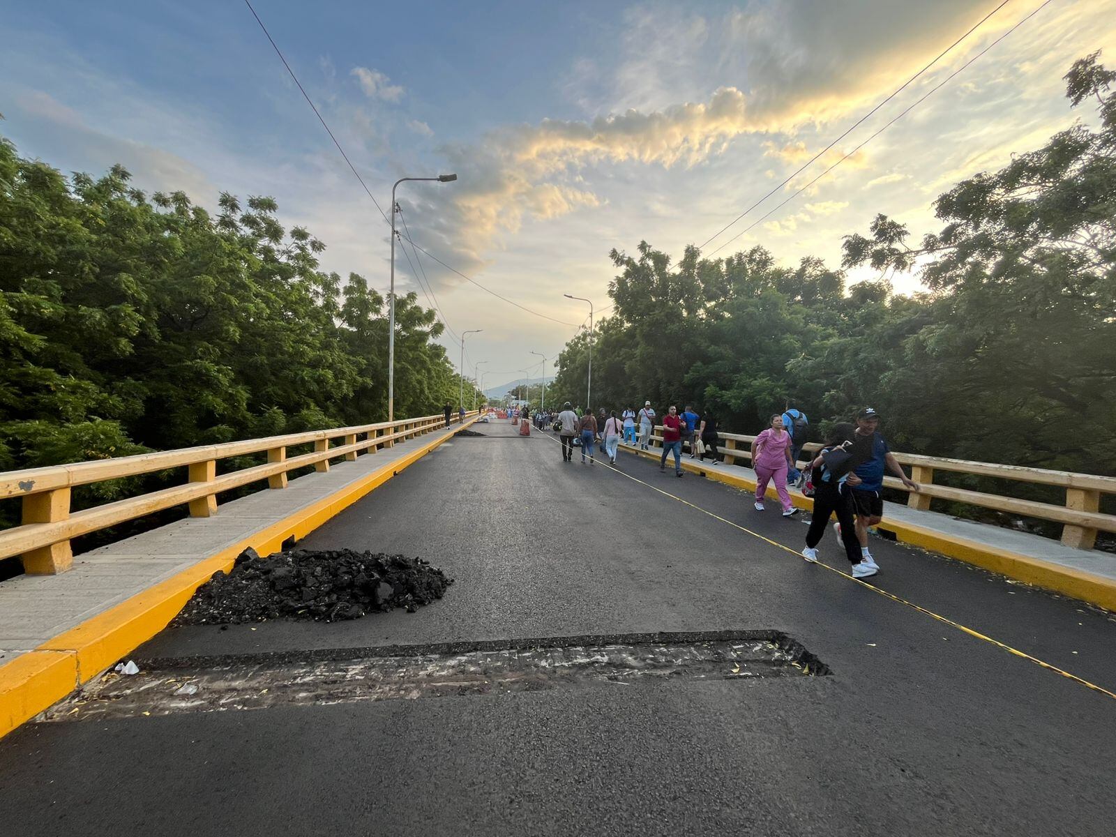 Cierre del puente internacional Francisco de Paula Santander por evento militar en Venezuela. / Foto: Jenny Márquez.