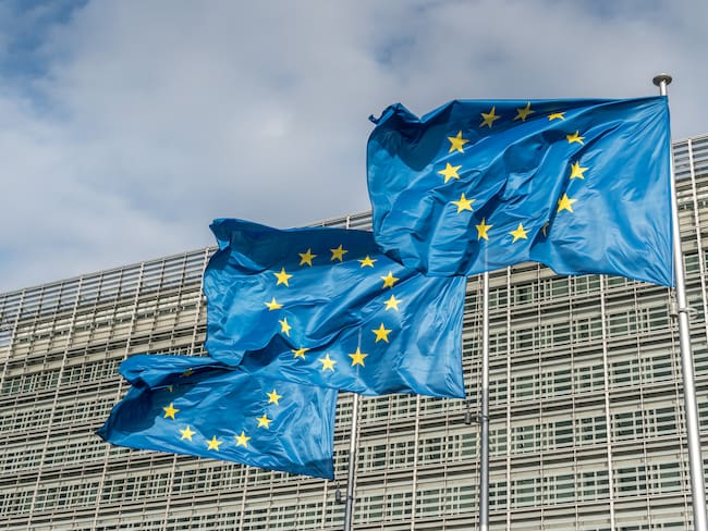 Foto de referencia de las banderas de la Unión Europea. Foto: Getty Images.