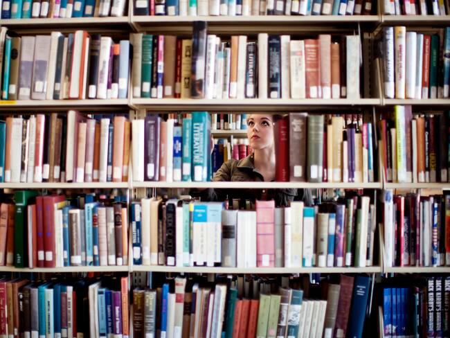 Imagen de referencia de biblioteca. Foto: Getty Images.