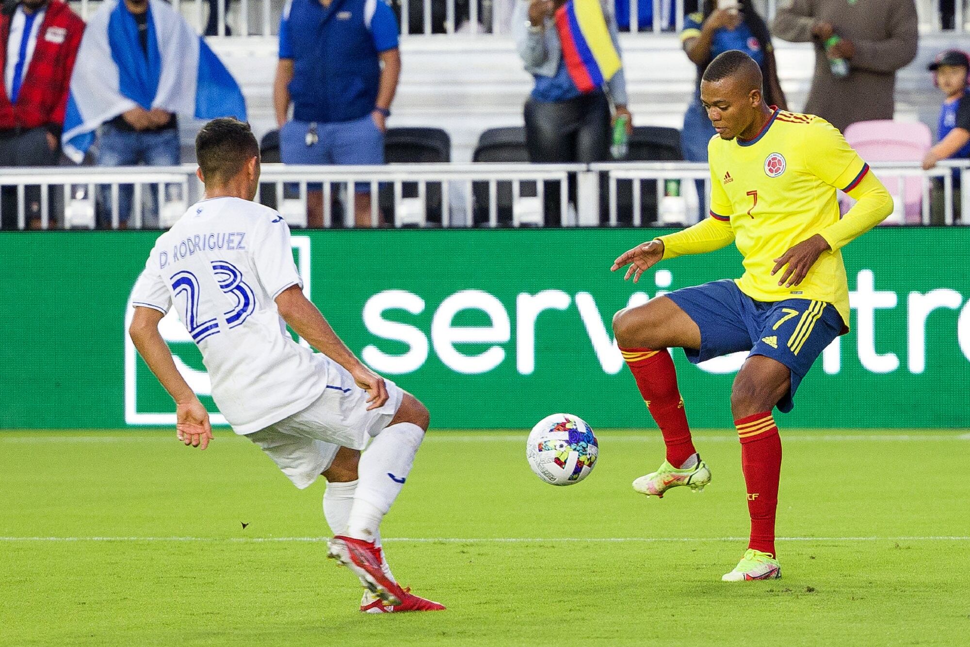 Harold Preciado en el partido entre Colombia y Honduras