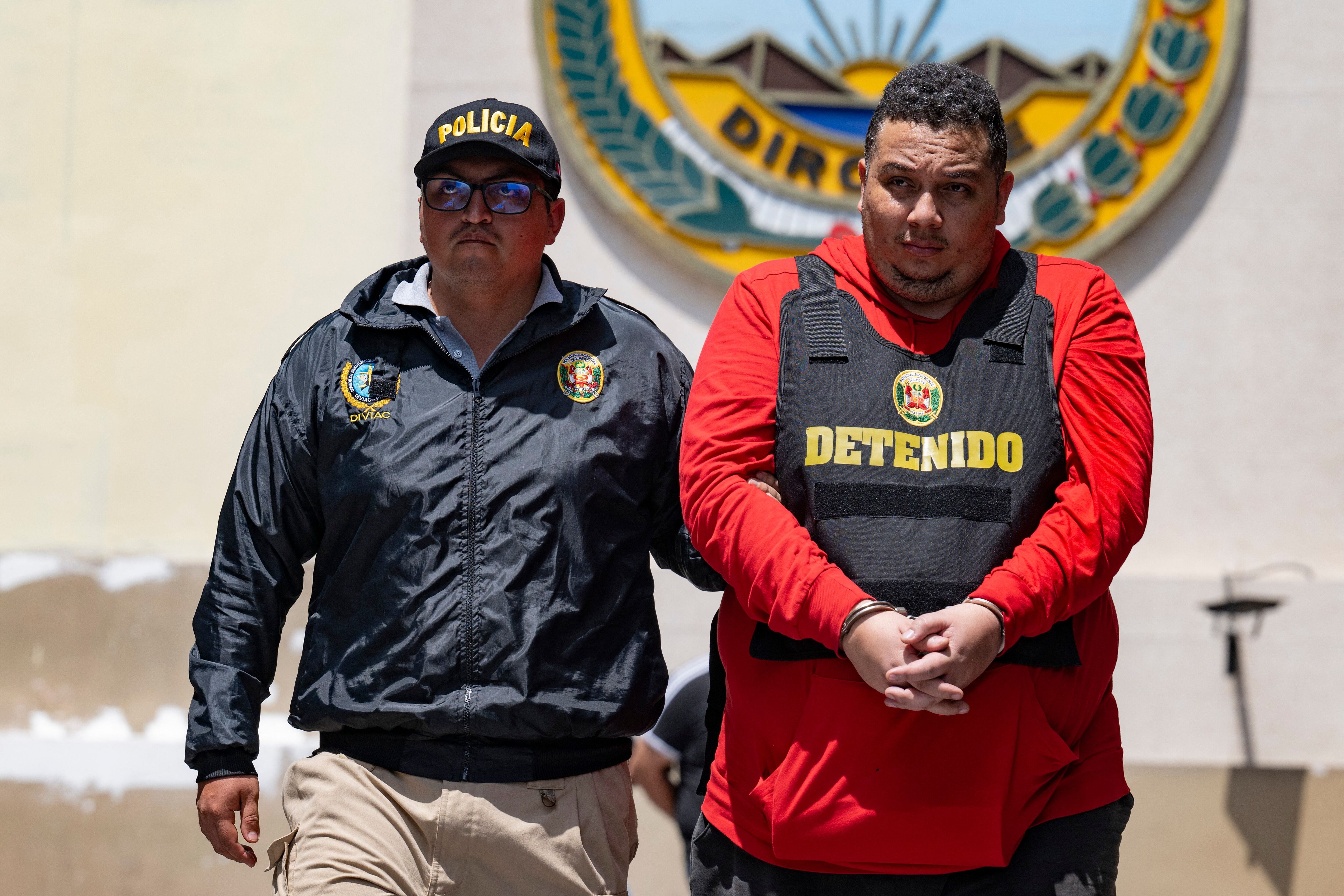 Policía peruana capturan a miembros de la banda criminal "El tren de Aragua" FOTO: CRIS BOURONCLE/AFP via Getty Images