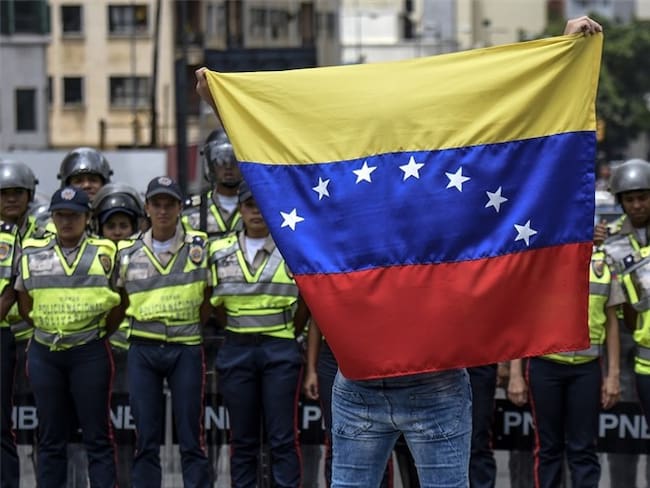 Seguiremos trabajando con vías diplomáticas ante la crisis venezolana: Lydia Barraza