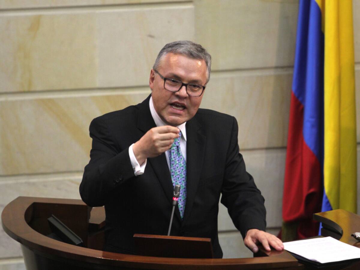 No creo que Néstor Osuna sea el timonel para impulsar la paz: exfiscal Montealegre