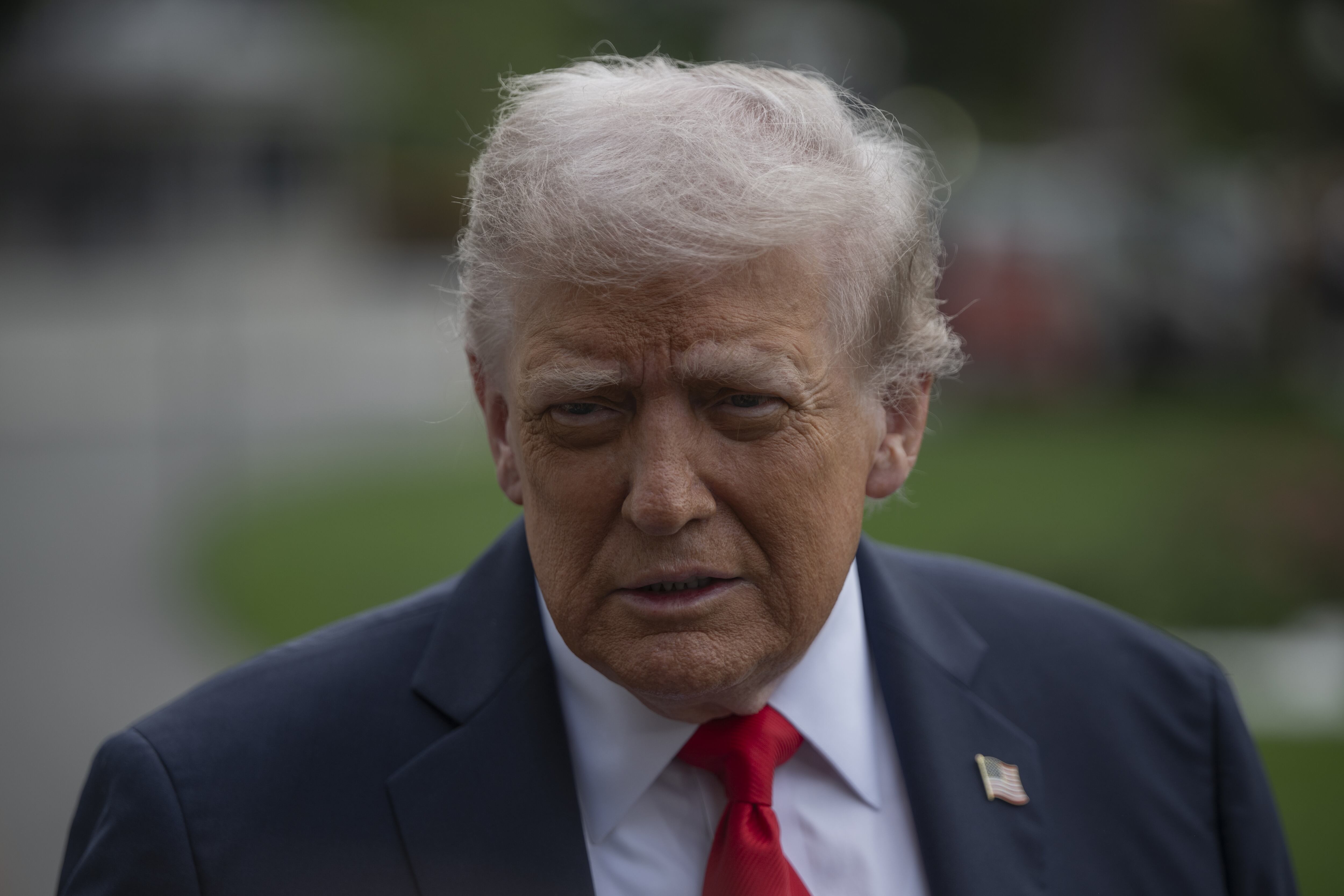El presidente de Estados Unidos, Donald Trump, habla con la prensa en la Casa Blanca el 16 de septiembre de 2025, en Washington D. C. (Foto de Celal Gunes/Anadolu vía Getty Images)