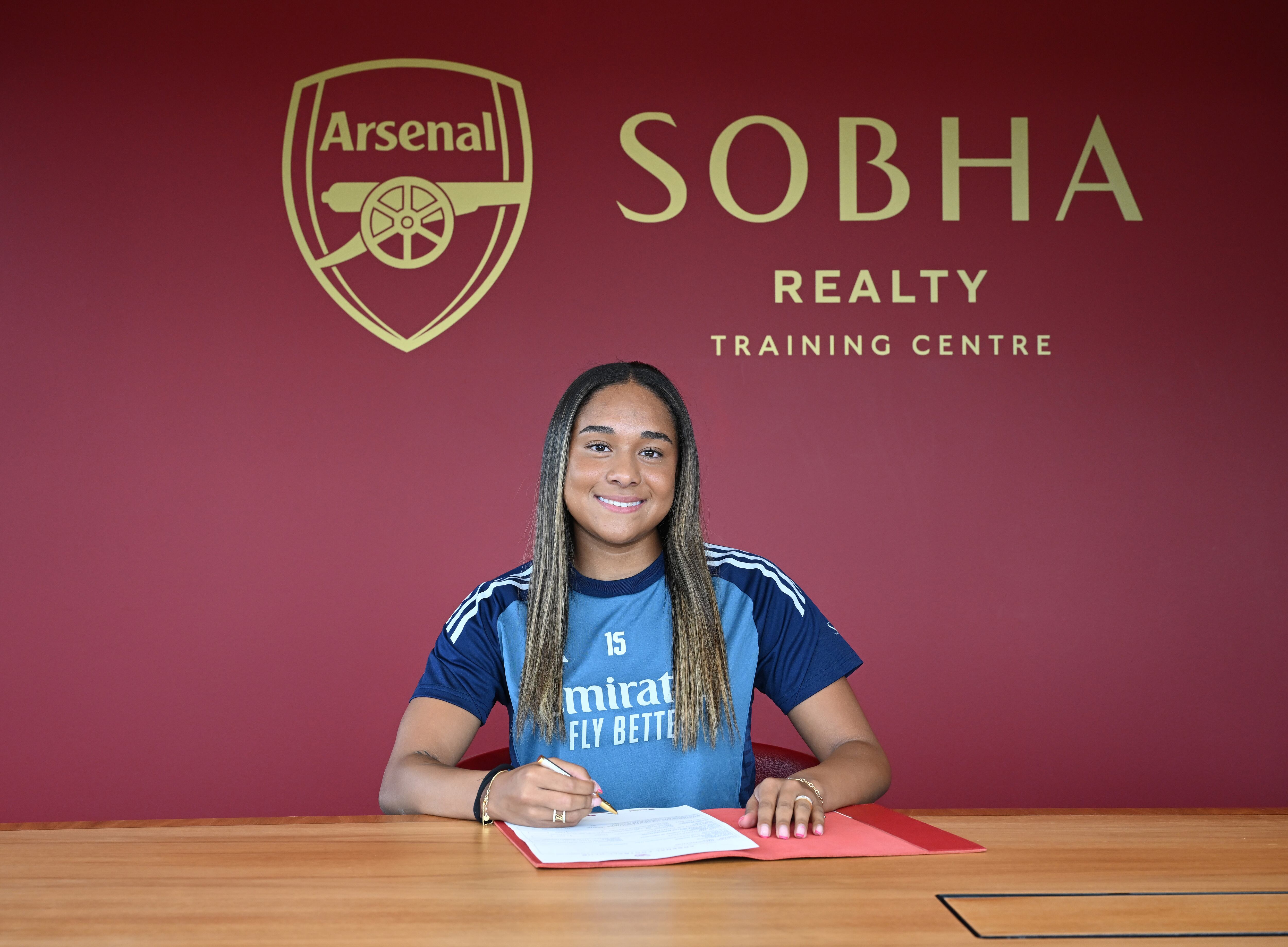 Olivia Smith durante su presentación con el Arsenal FC. FOTO: David Price via Getty Images