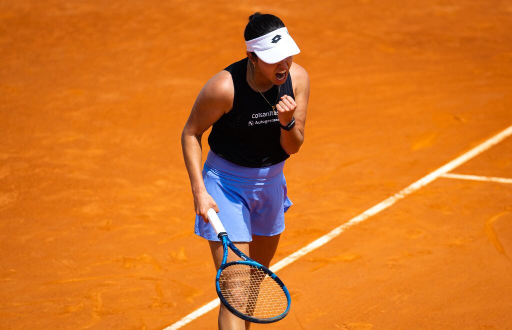MADRID, SPAIN - APRIL 27: Camila Osorio of Colombia in action against Marta Kostyuk of Ukraine during the second round on Day Four of the Mutua Madrid Open at La Caja Magica on April 27, 2023 in Madrid, Spain (Photo by Robert Prange/Getty Images)