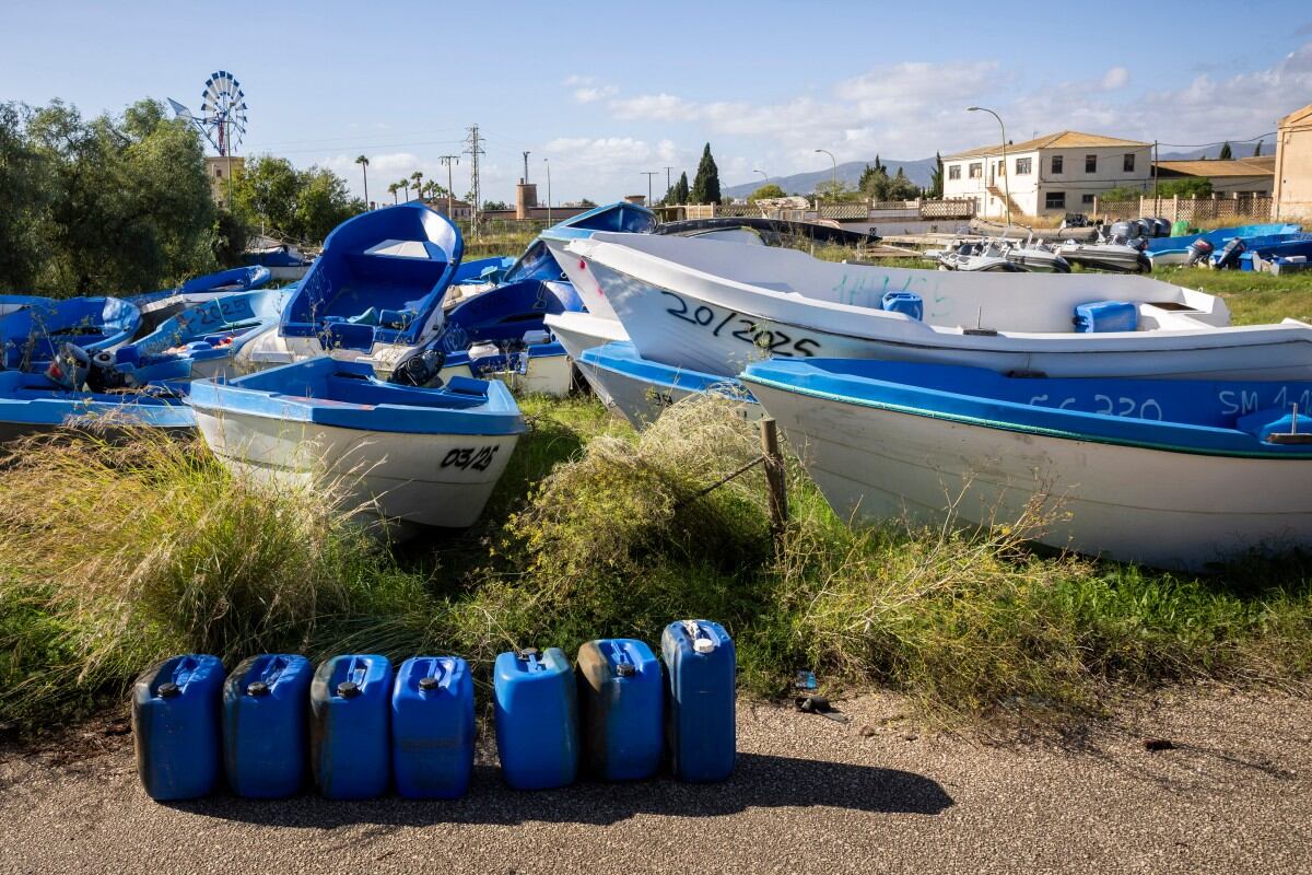 Pateras utilizadas por los migrantes para llegar a las Islas Baleares. Foto:  Jaime REINA / AFP