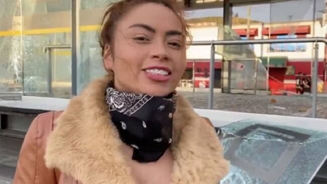 "Epa Colombia" publicó un video que fue duramente criticado en redes sociales, al evidenciar varios actos de vandalismo cometidos contra una estación de Transmilenio. Foto: Captura de video