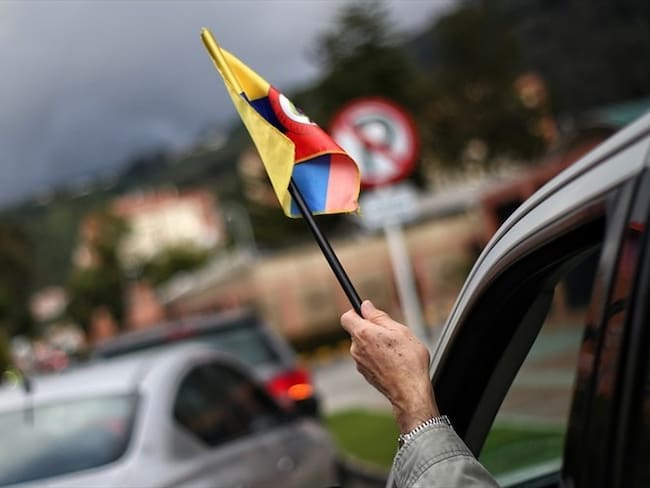 Pulso País: colombianos apoyan medida de aseguramiento contra Álvaro Uribe y constituyente