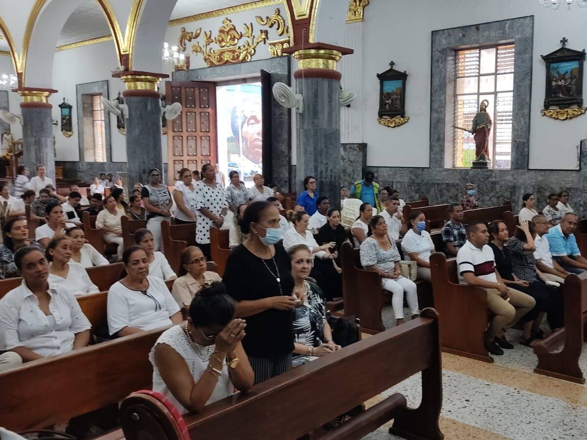 Cirujano asesinado en Tailandia: familiares y amigos exigen justicia