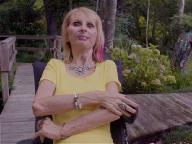 "Tenía cinco años cuando nos dijeron que no llegaría a la adolescencia", recuerda la madre de Jeannie Peeper.. Foto: BBC Mundo