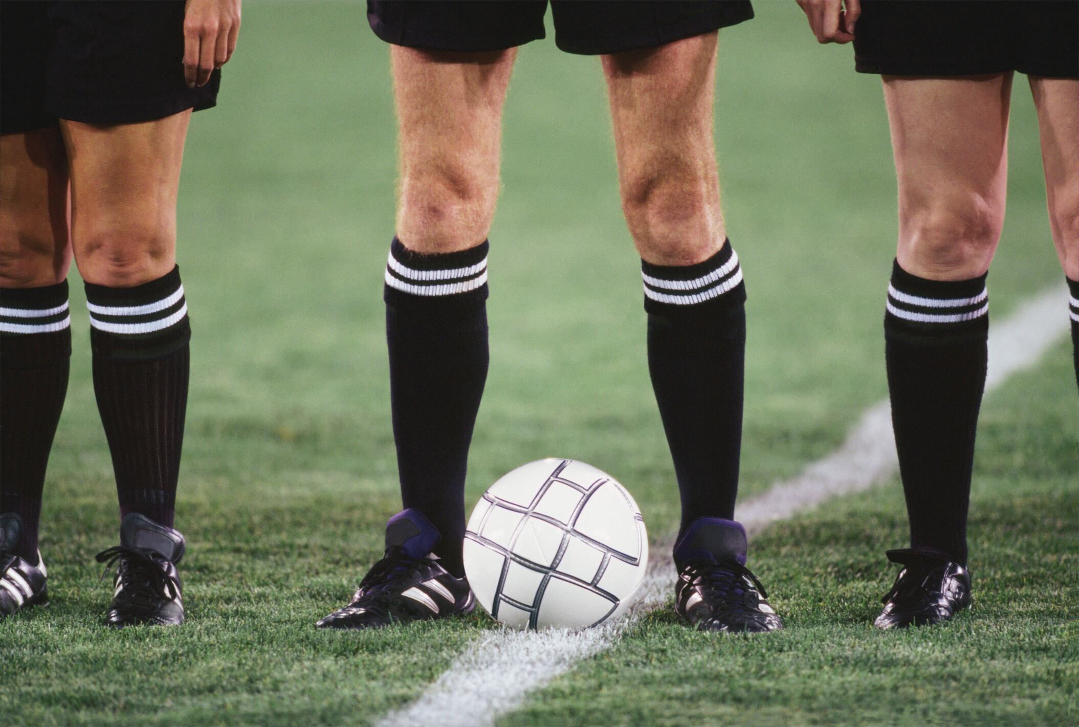 Imagen de referencia de árbitros de fútbol. Foto: Getty Images
