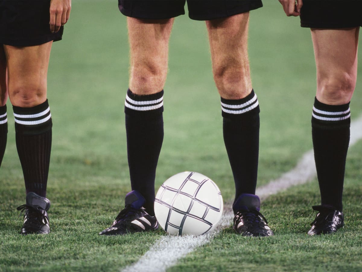 Capitanes de futbol en París 2024 serán los únicos que podrán dirigirse a los árbitros