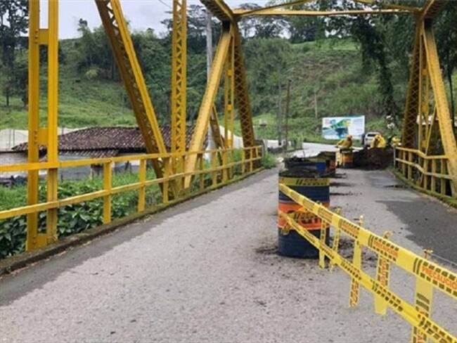 La Gobernación de Caldas ha determinado la restricción total del paso vehicular por la vía el Lago - La Estrella - El Trébol. Foto: Cortesía.