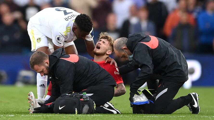 Lesión de Harvey Elliott en el partido entre el Liverpool y el Leeds. Foto: Laurence Griffiths/Getty Images