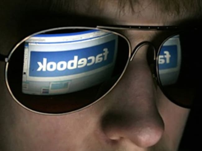 Condenan a hombre que chantajeaba mujeres por Facebook