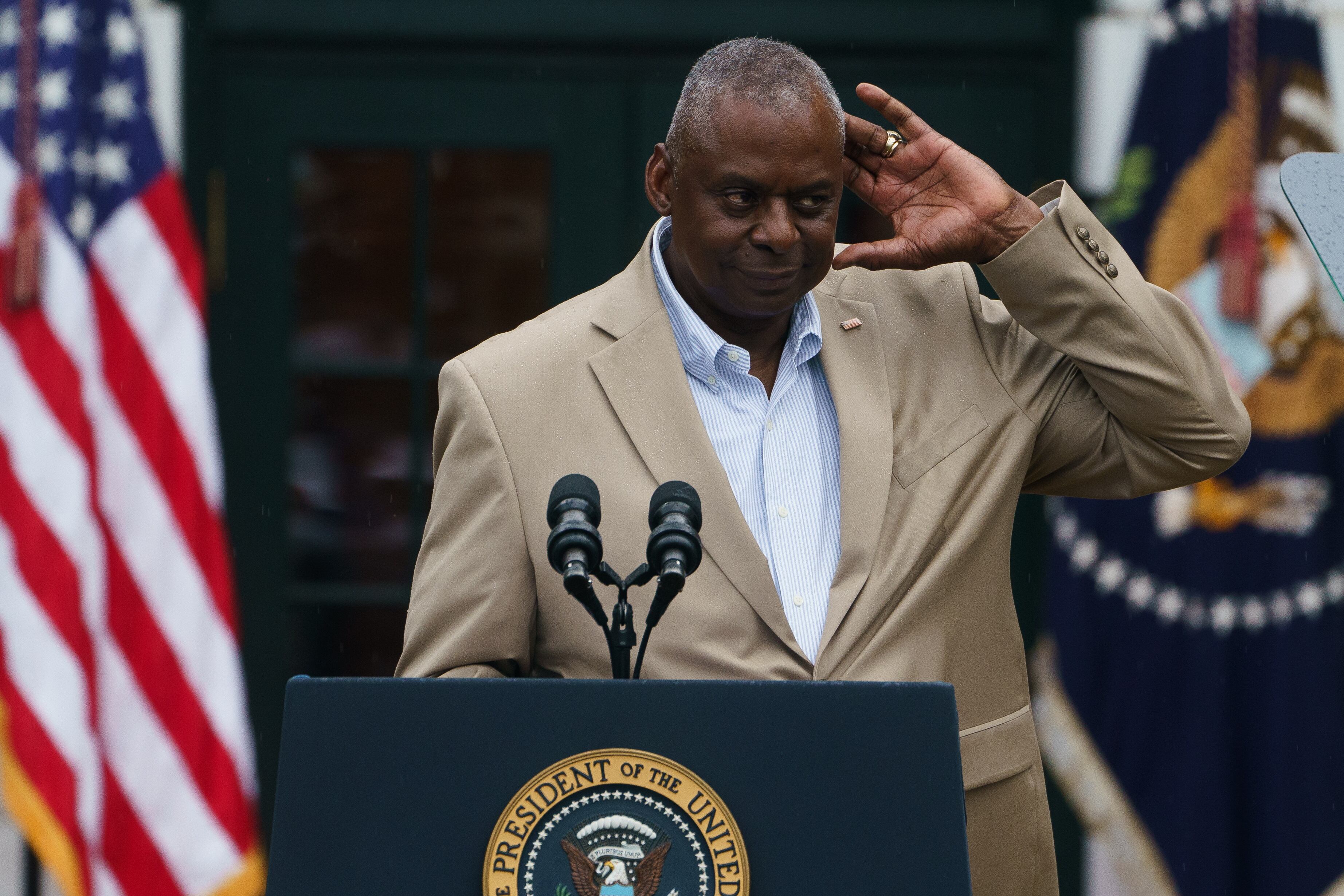 Washington (United States), 04/07/2024.- US Secretary of Defence Lloyd Austin delivers remarks during a barbecue with military members and their families at US Independence Day celebrations. EFE/EPA/WILL OLIVER