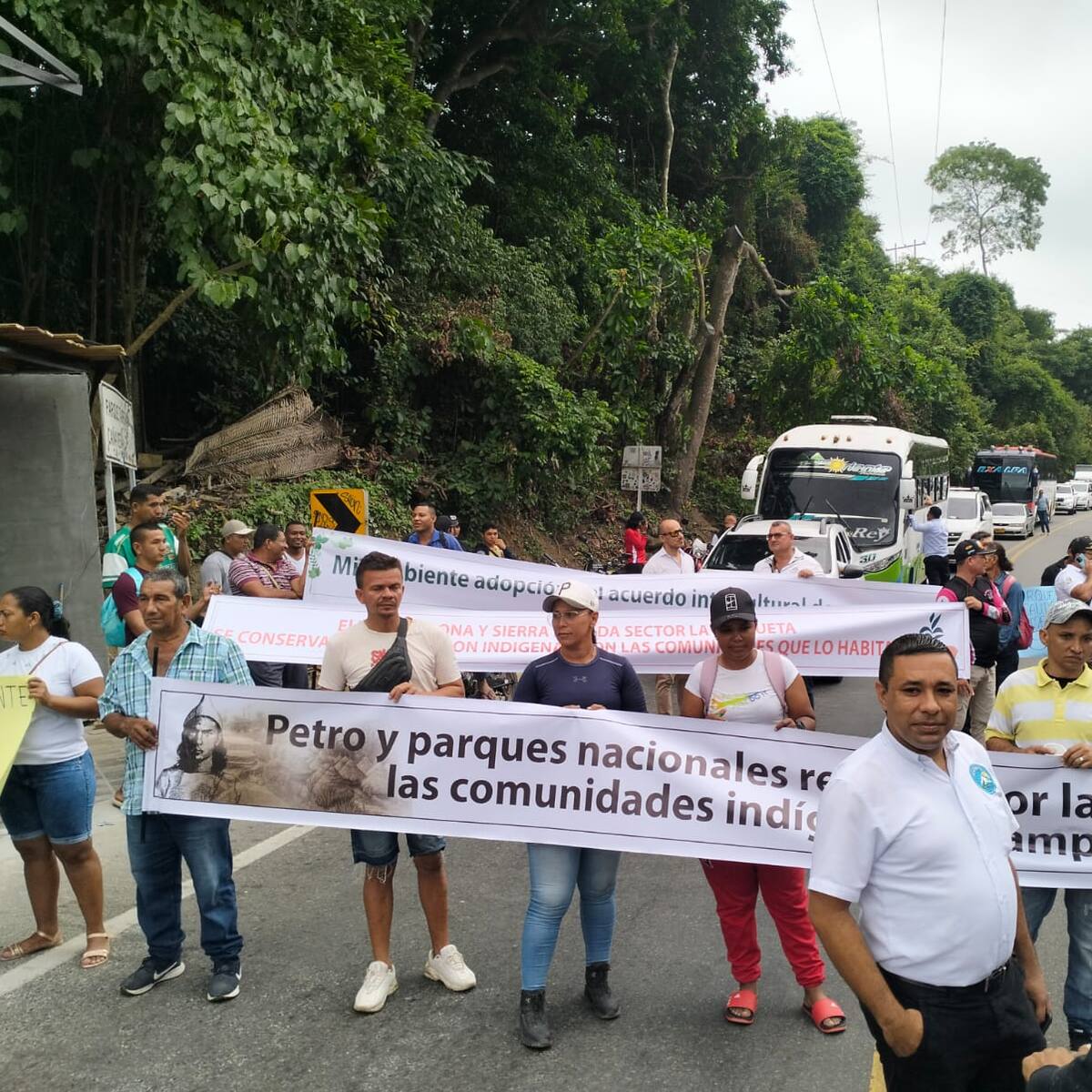 Comunidades de Marquetalia y Palominito realizan un plantón pacífico en la entrada del PNN Tayrona