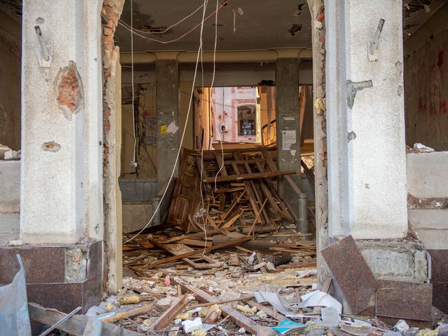 Foto de referencia de los bombardeos rusos en Ucrania. (Photo by Stringer/Anadolu Agency via Getty Images)