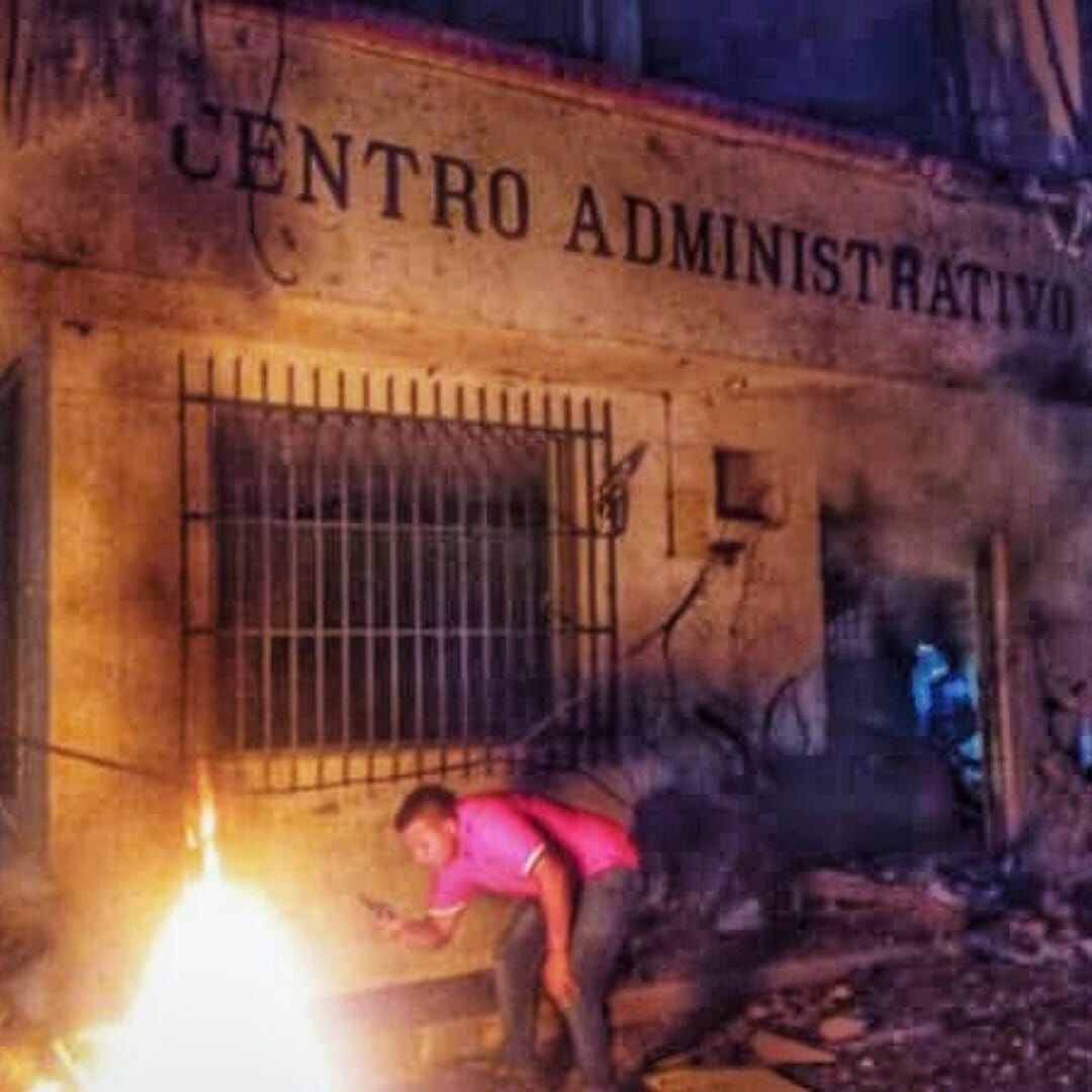 La onda expansiva produjo graves daños estructurales. Crédito: Red de Apoyo. 