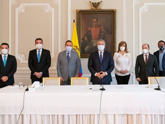 Varios gobernadores, entre ellos los de Cundinamarca, Meta, Santander y Valle del Cauca, se reunieron con el presidente Iván Duque. Foto: FND