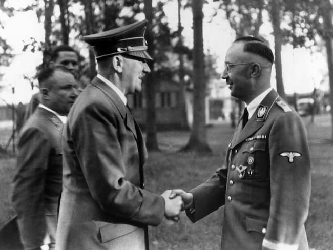 El médico de Himmler: el libro de Kersaudy sobre el “Buda mágico” que liberó prisioneros en la II Guerra Mundial