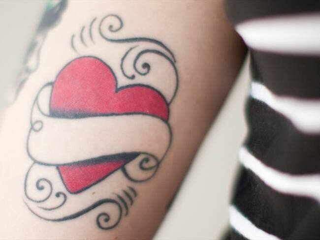 ¿Se tatuaría los labios, la cara o algo relacionado con su pareja?