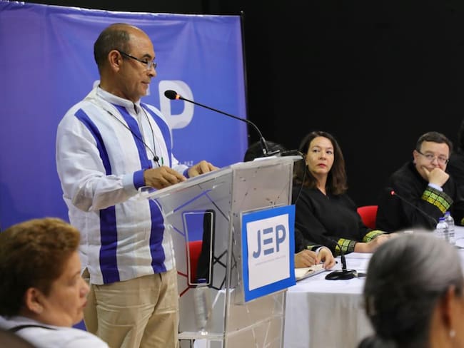 General (r) Paulino Coronado habla en la audiencia pública de la JEP. Foto: Cortesía JEP