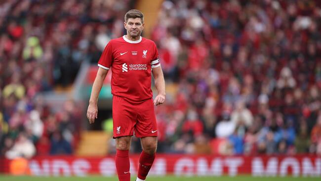 Liverpool (United Kingdom), 23/03/2024.- Steven Gerrard of Liverpool Legends in action during the soccer match between Liverpool Legends and Ajax Legends in Liverpool, Britain, 23 March 2024. This is the eighth annual legends match, with the money raised from ticket sales going to support the LFC Foundation in their community and education programs. (Reino Unido) EFE/EPA/ADAM VAUGHAN