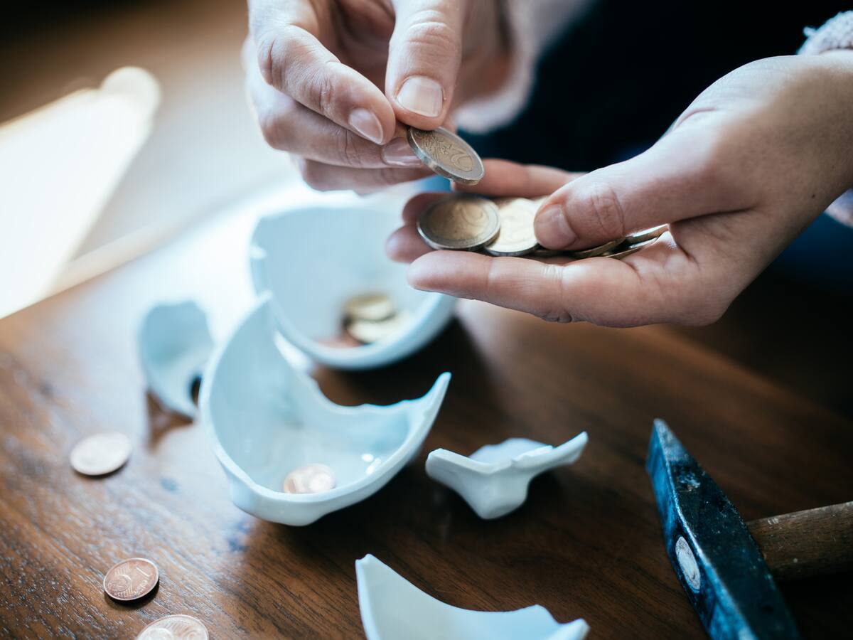 Los consejos financieros para ahorrar en este 2023, según expertas