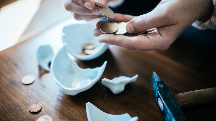 Los consejos financieros para ahorrar en este 2023, según expertas