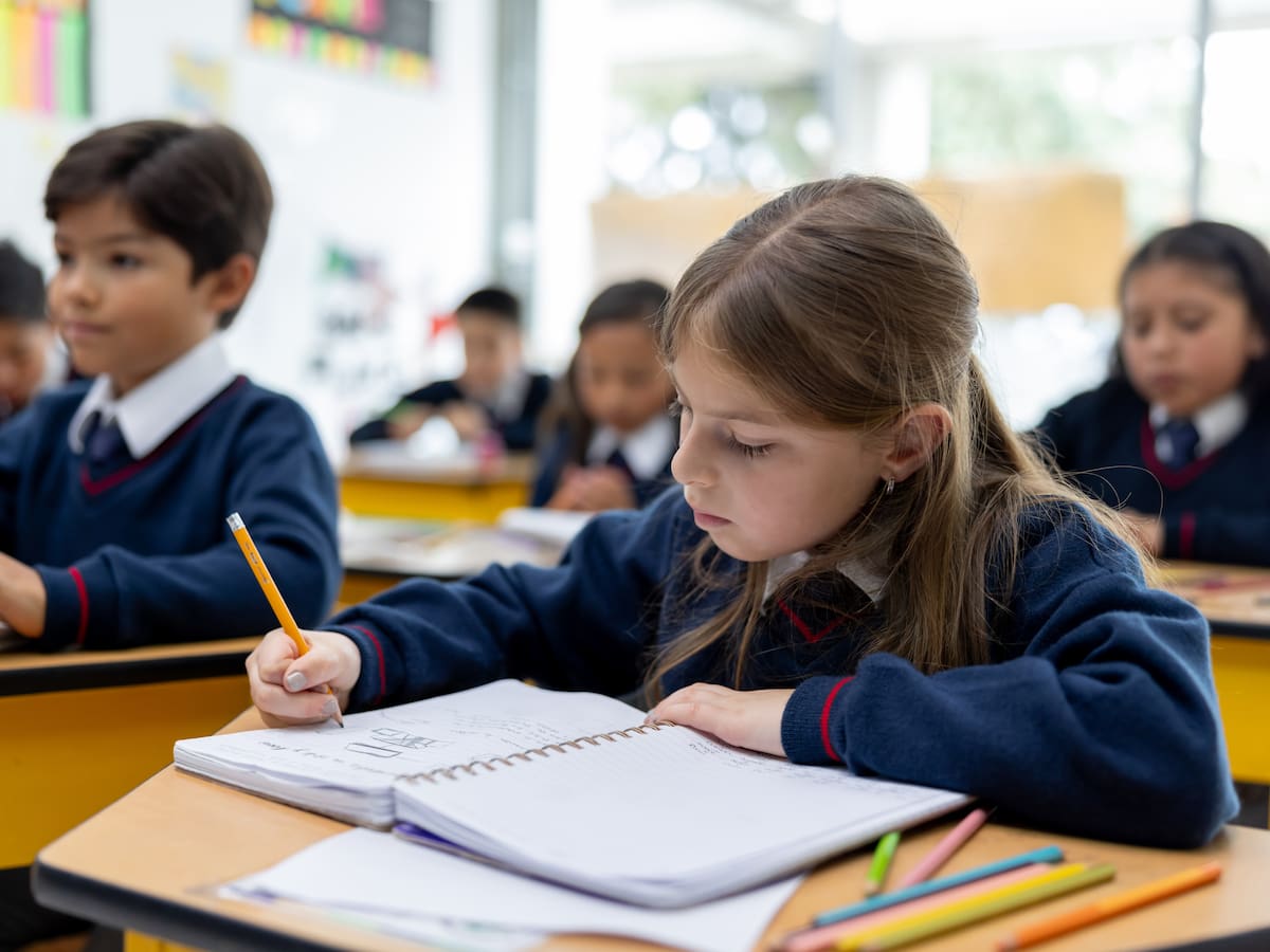 Requisitos y documentos necesarios para inscribir niños migrantes en colegios colombianos