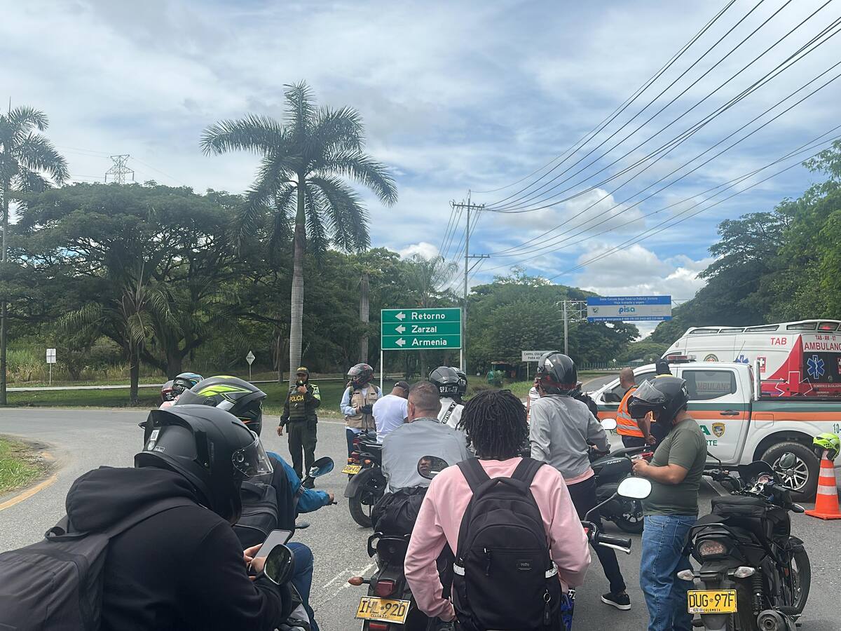 Comunidades afro y campesinas de Zarzal y Bugalagrande bloquean vía Panamericana por inconformidades