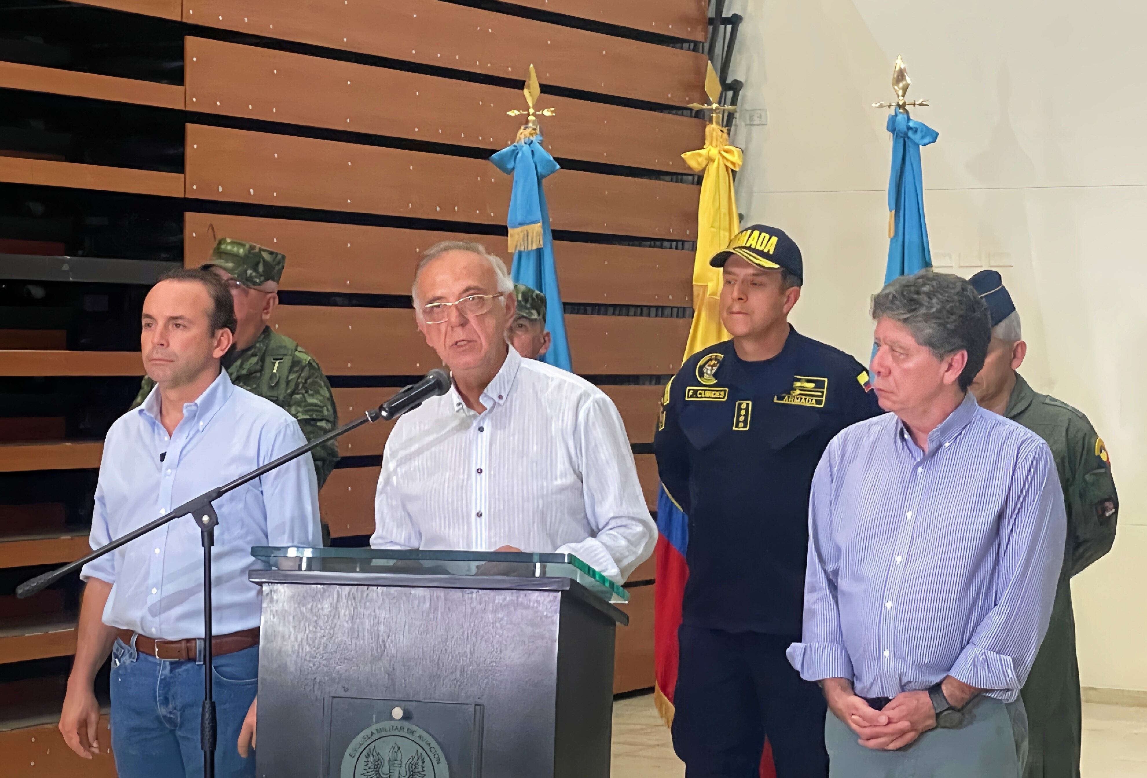 MinDefensa niega modificaciones en informe del general Mejía contra La W. Foto: W Radio