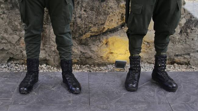El Ejército también agrega que durante la operación se logró la incautación de material de guerra, uniformes, comunicaciones y se desactivo un explosivo improvisado. Foto: Colprensa