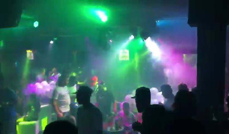 Indignación en Cali por homenaje en una discoteca a presunto ladrón que intentó robar un banco.