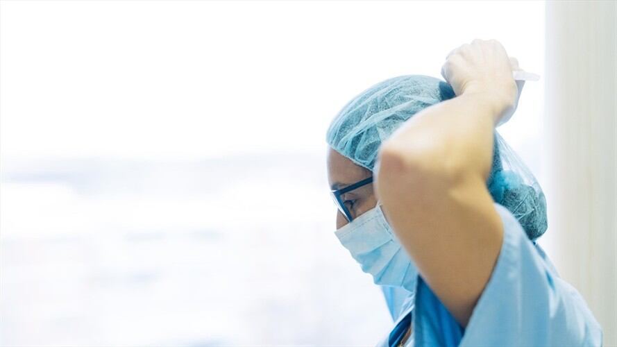 Médicos hablaron en Sigue La W sobre lo que se ha cumplido y lo que no de las promesas que realizó el Gobierno cuando inició la pandemia.. Foto: Getty Images