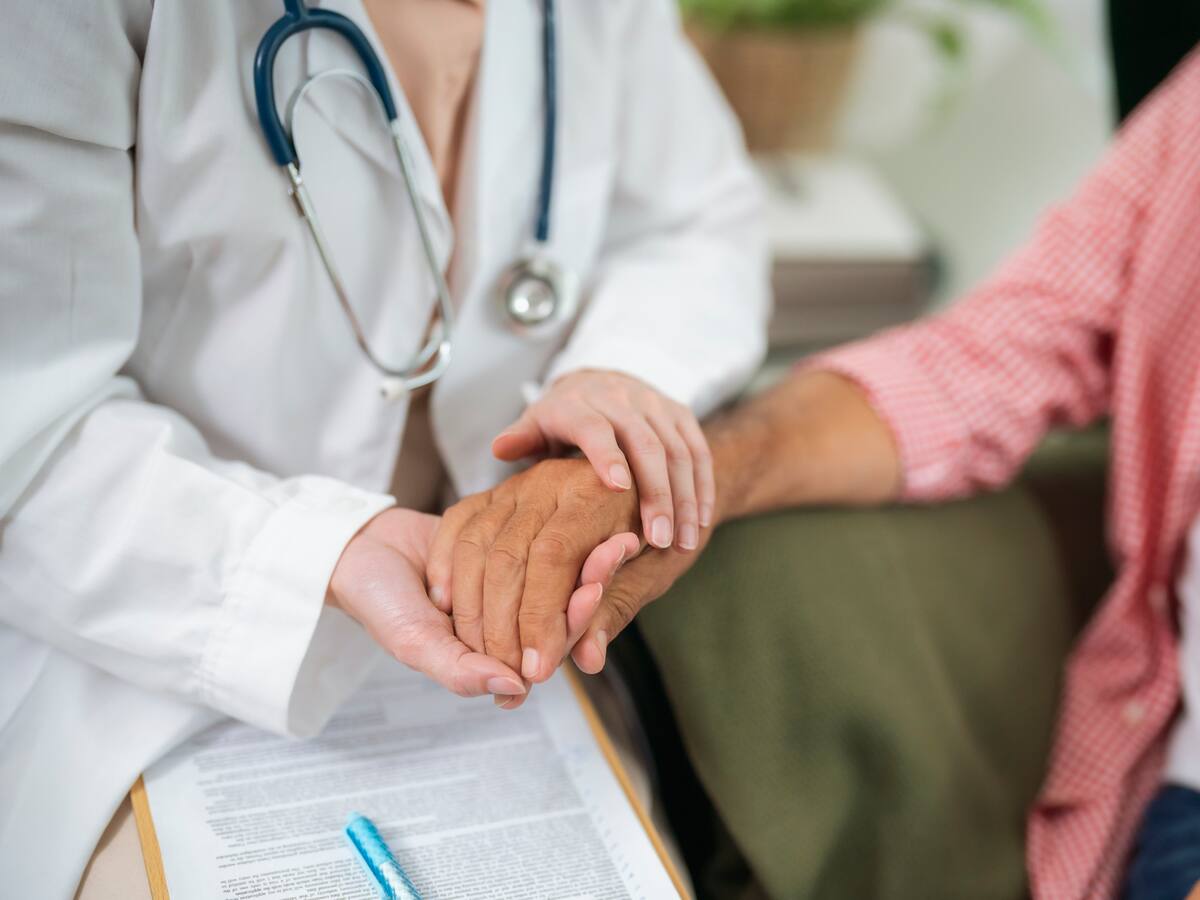 ¿Cómo mejorar la calidad de vida de un paciente con párkinson? Experto da detalles