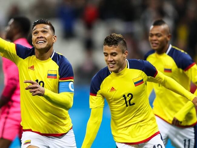 El mundialista Teófilo Gutiérrez, a los 4 minutos, y el volante Dorlan Pabón, de penal a los 63, marcaron los goles del combinado colombiano. Foto: En Twitter, @FIFAcom