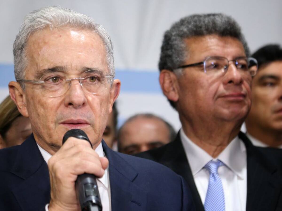 Fiscalía volverá a pedir preclusión a favor de Álvaro Uribe en octubre